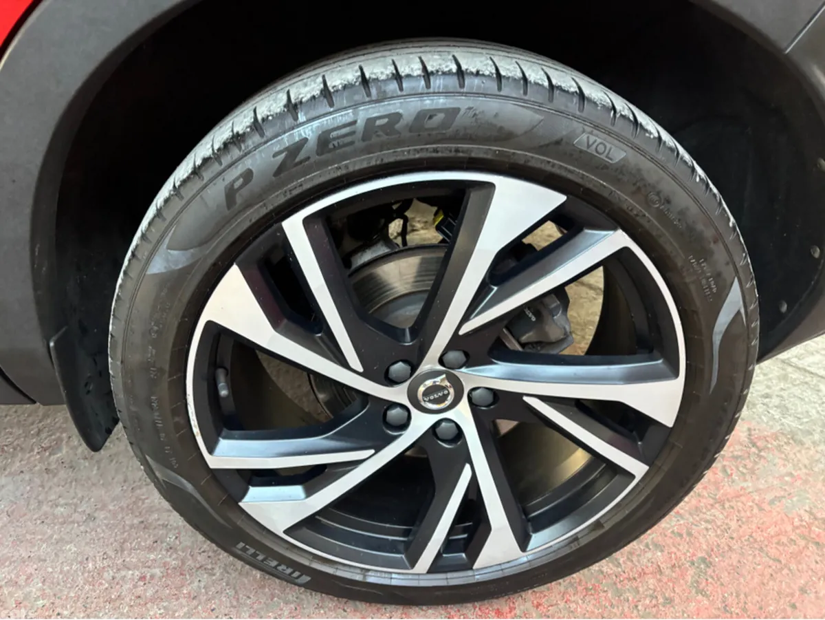 Volvo XC40 SUV, Petrol Plug-in Hybrid, 2021, Red