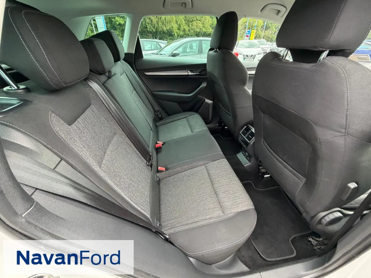 Skoda Karoq SUV, Diesel, 2019, White
