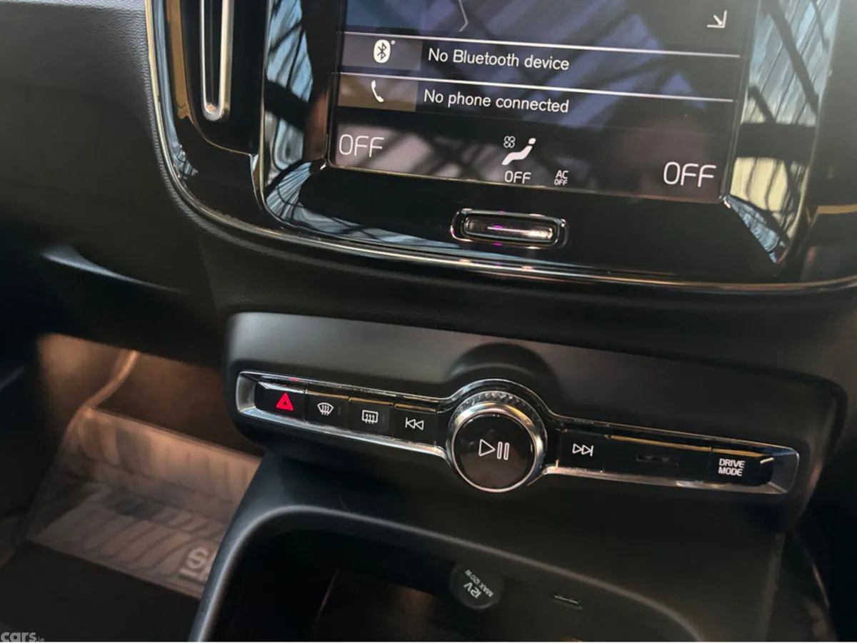 Volvo XC40 SUV, Petrol Plug-in Hybrid, 2021, Red