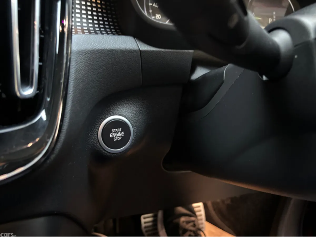 Volvo XC40 SUV, Petrol Plug-in Hybrid, 2021, Red