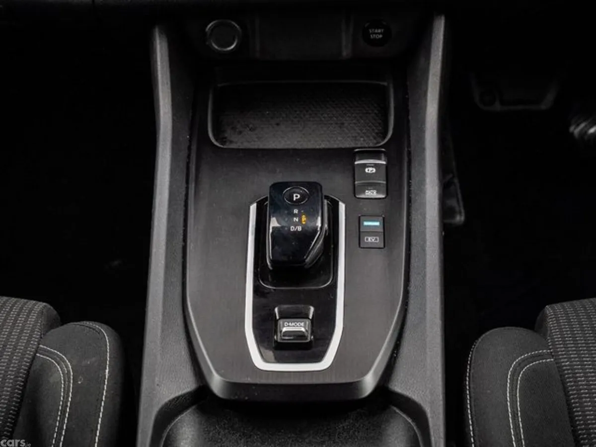 Nissan Qashqai MPV, Petrol, 2024, Black