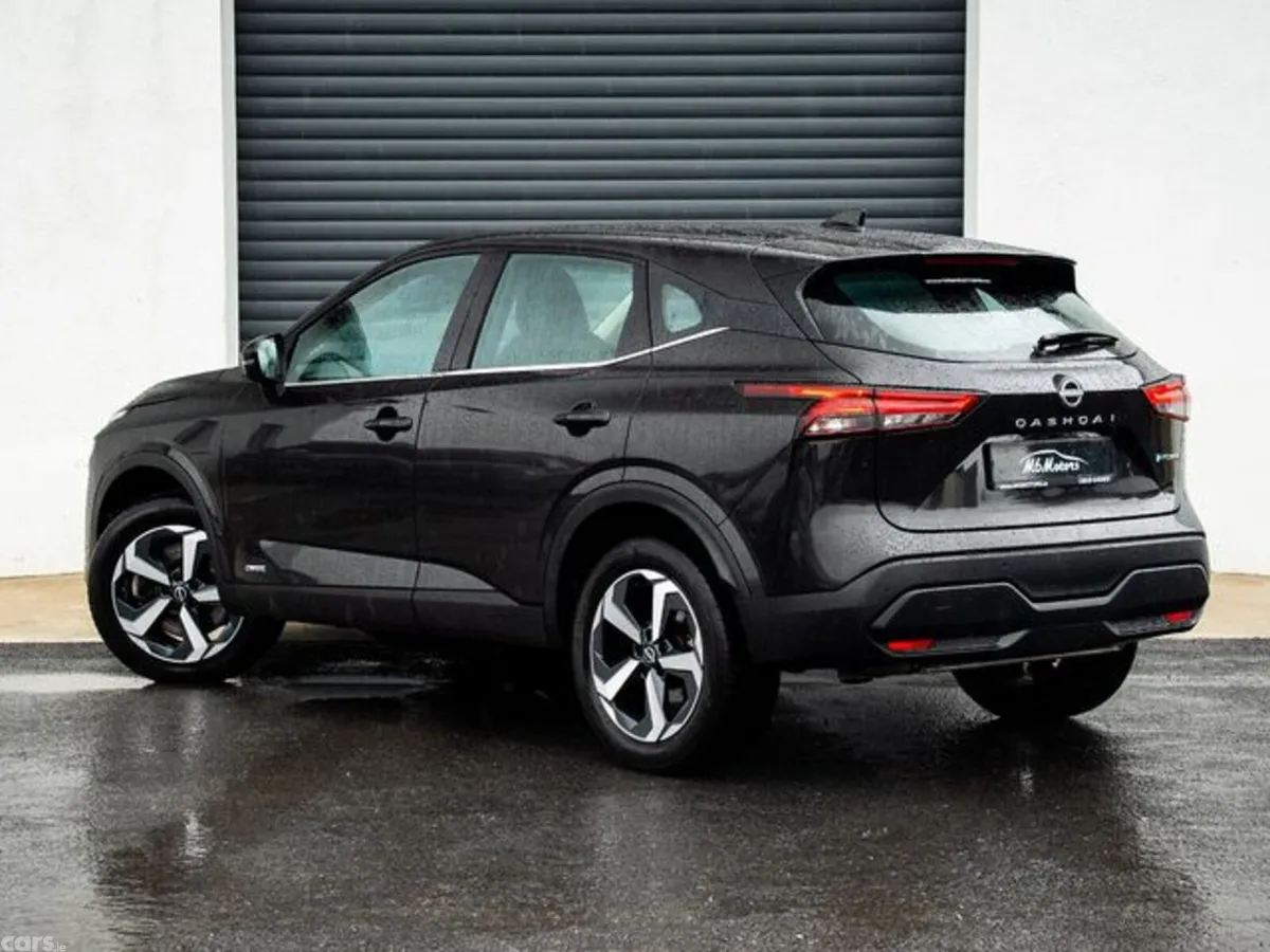 Nissan Qashqai MPV, Petrol, 2024, Black