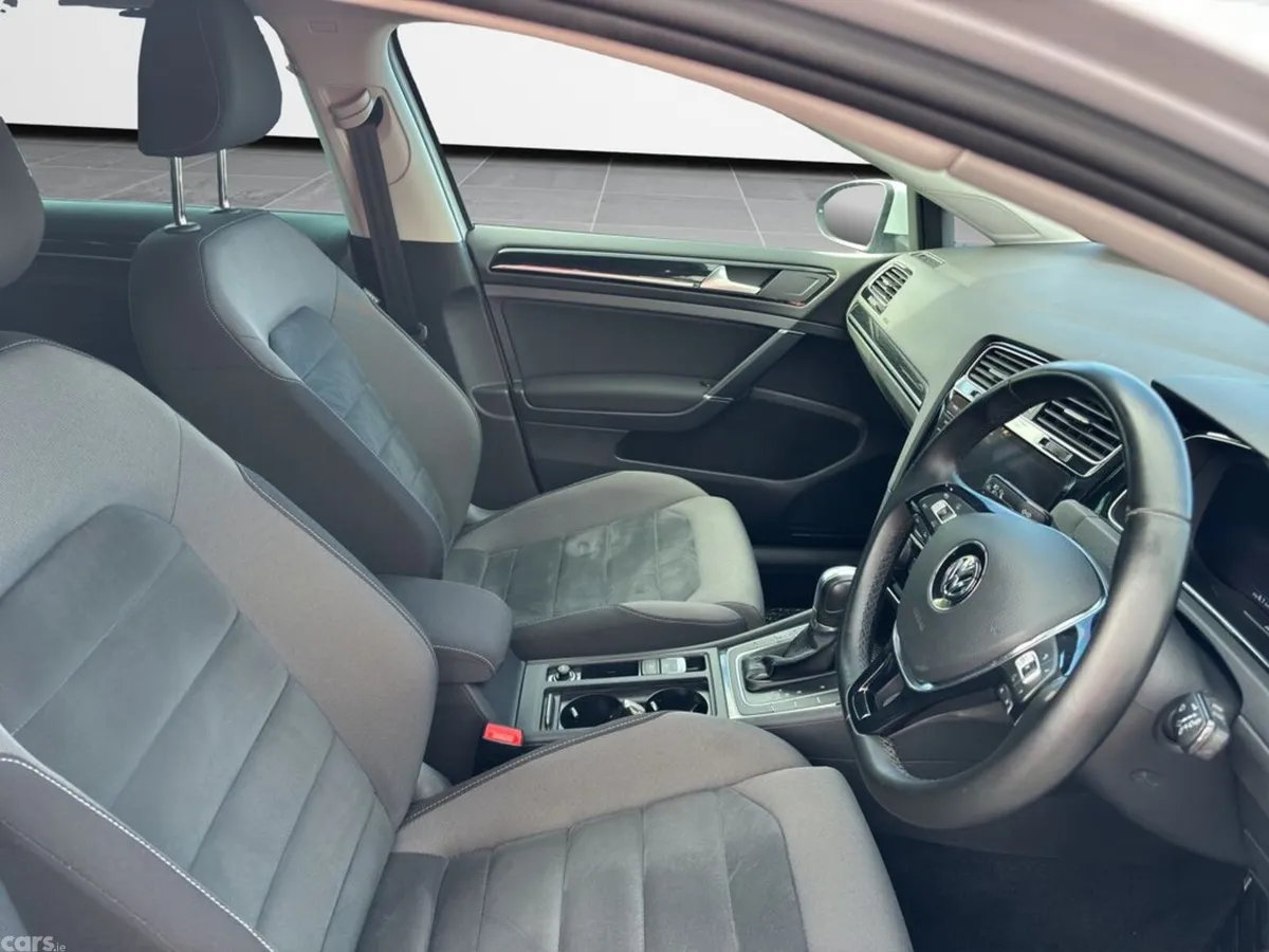 Volkswagen Golf Hatchback, Petrol, 2018, White
