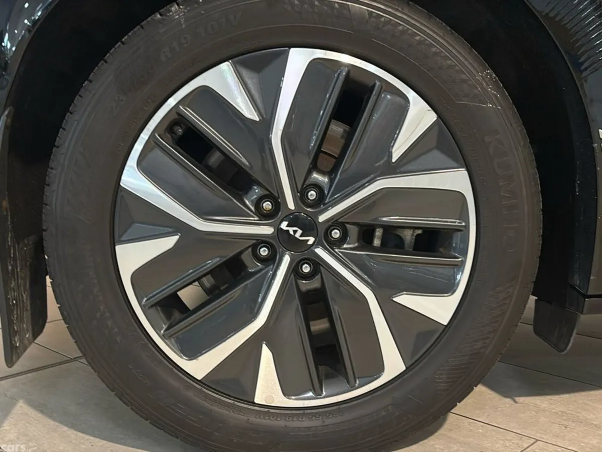 Kia EV6 MPV, Electric, 2022, Grey