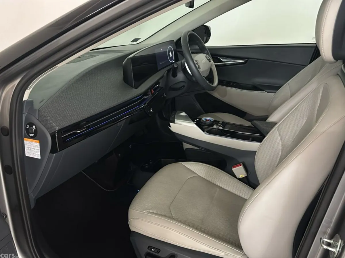 Kia EV6 MPV, Electric, 2022, Grey