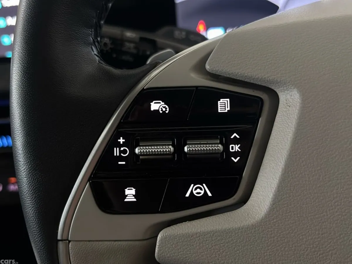 Kia EV6 MPV, Electric, 2022, Grey