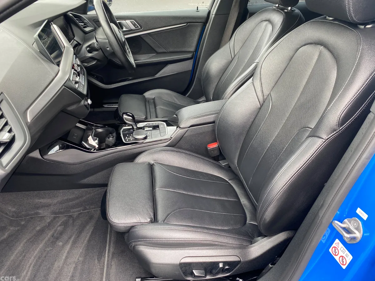 BMW 1-Series Hatchback, Diesel, 2023, Blue