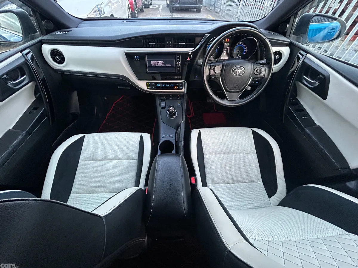 Toyota Auris Hatchback, Petrol Hybrid, 2017, Blue