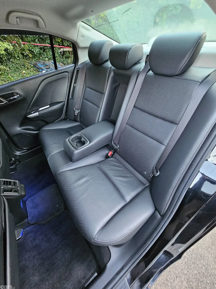 Honda Grace Saloon, Petrol Hybrid, 2015, Black