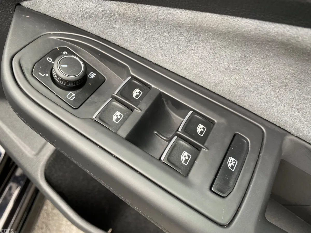 Volkswagen Golf Estate, Diesel, 2024, Black