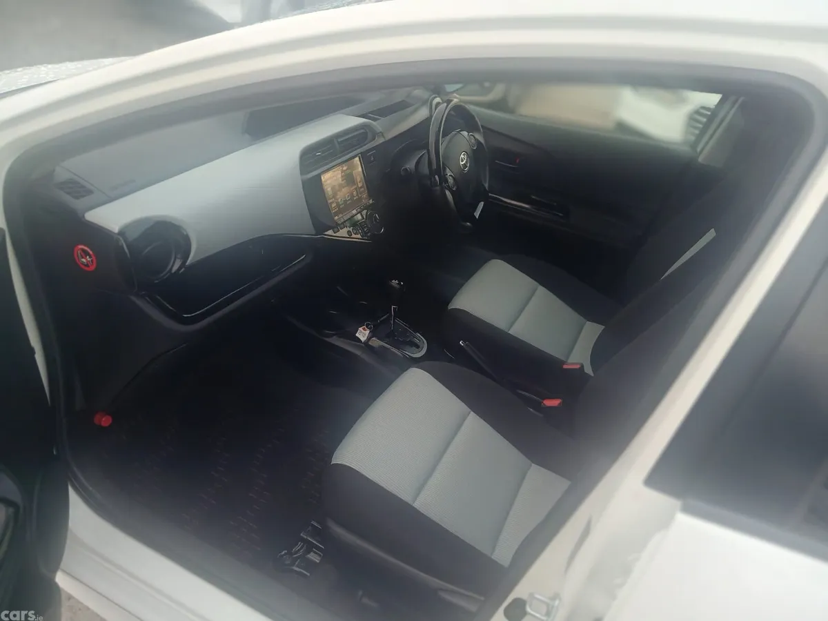 Toyota Aqua Hatchback, Petrol Hybrid, 2013, White