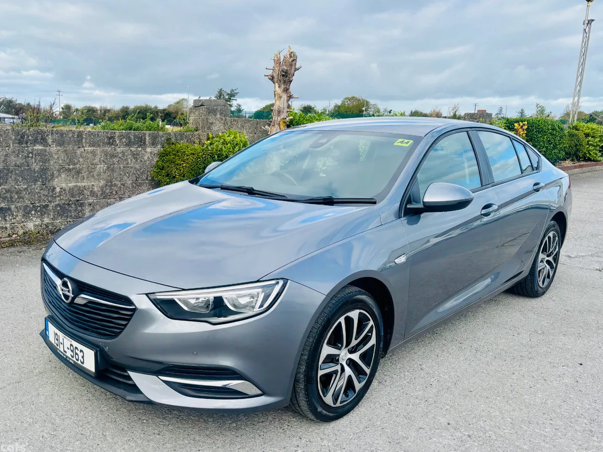Opel Insignia Hatchback, Diesel, 2019, Grey