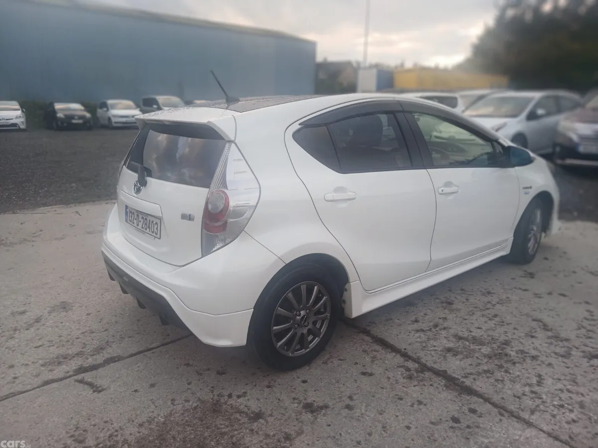 Toyota Aqua Hatchback, Petrol Hybrid, 2013, White