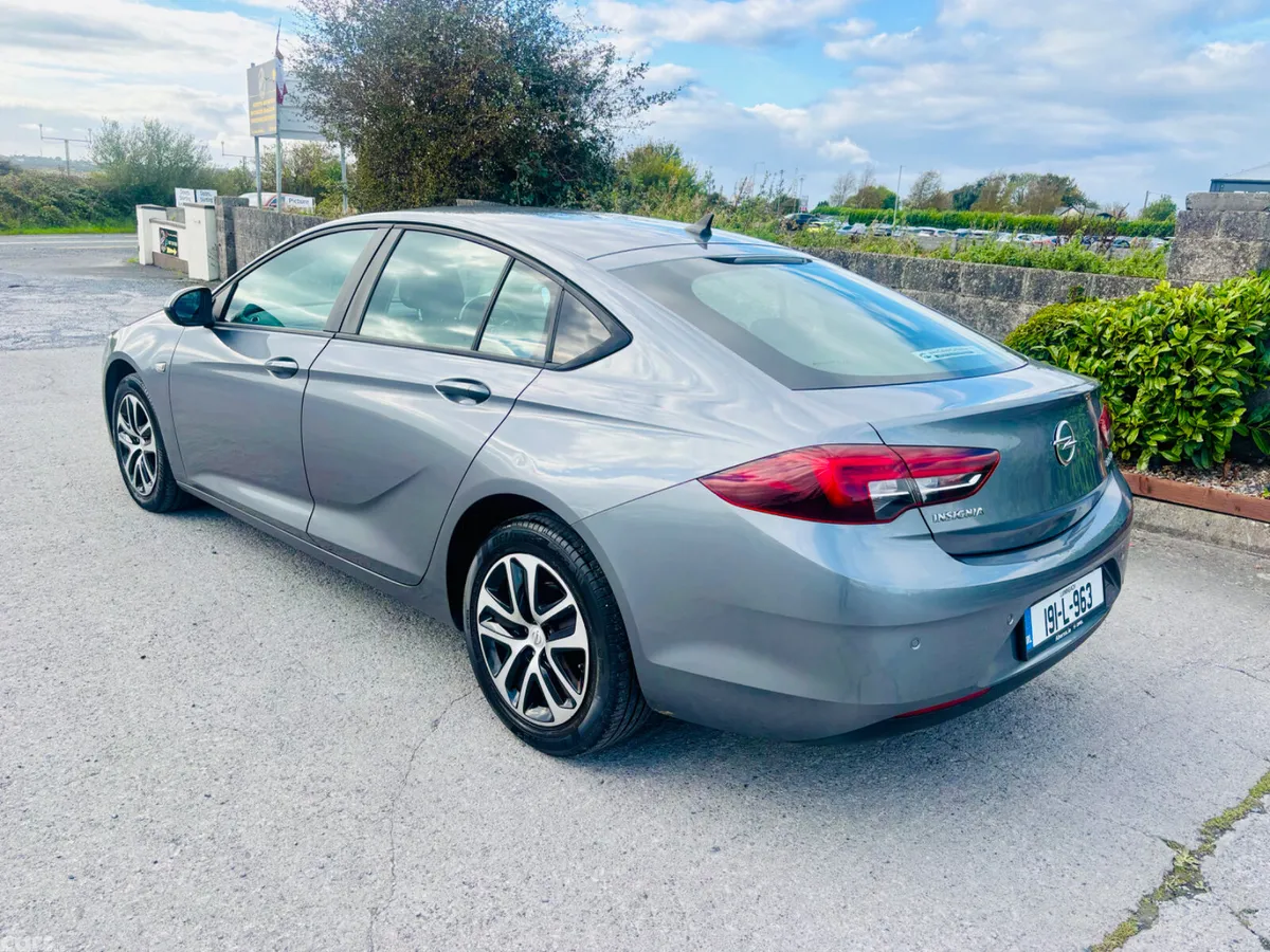 Opel Insignia Hatchback, Diesel, 2019, Grey