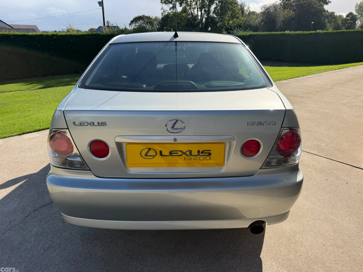Lexus IS Saloon, Petrol, 2002, Silver