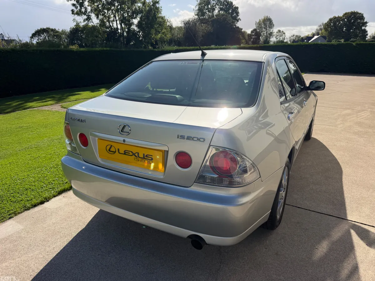 Lexus IS Saloon, Petrol, 2002, Silver