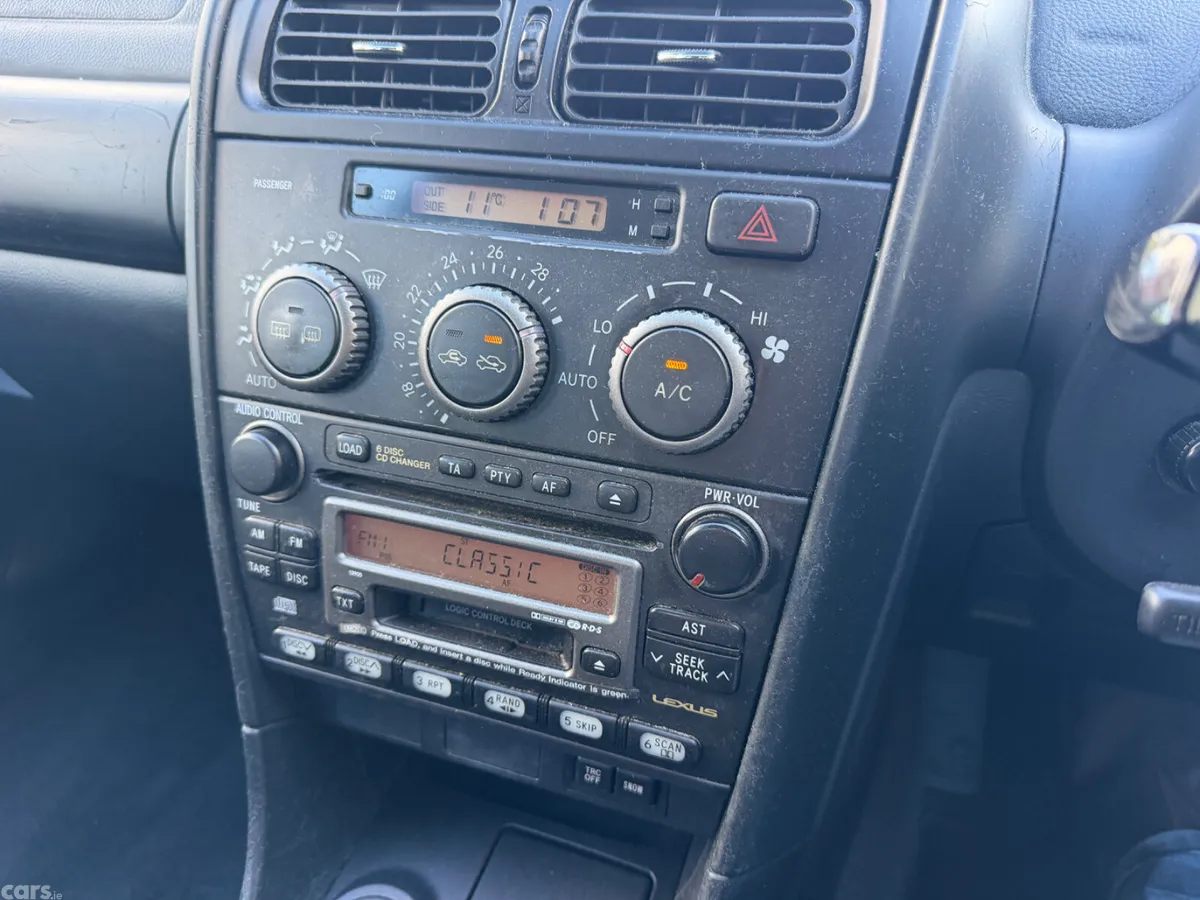 Lexus IS Saloon, Petrol, 2002, Silver