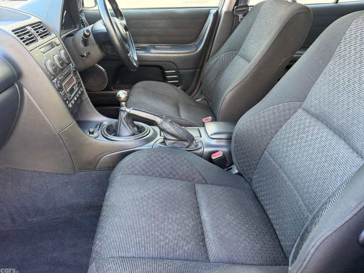 Lexus IS Saloon, Petrol, 2002, Silver