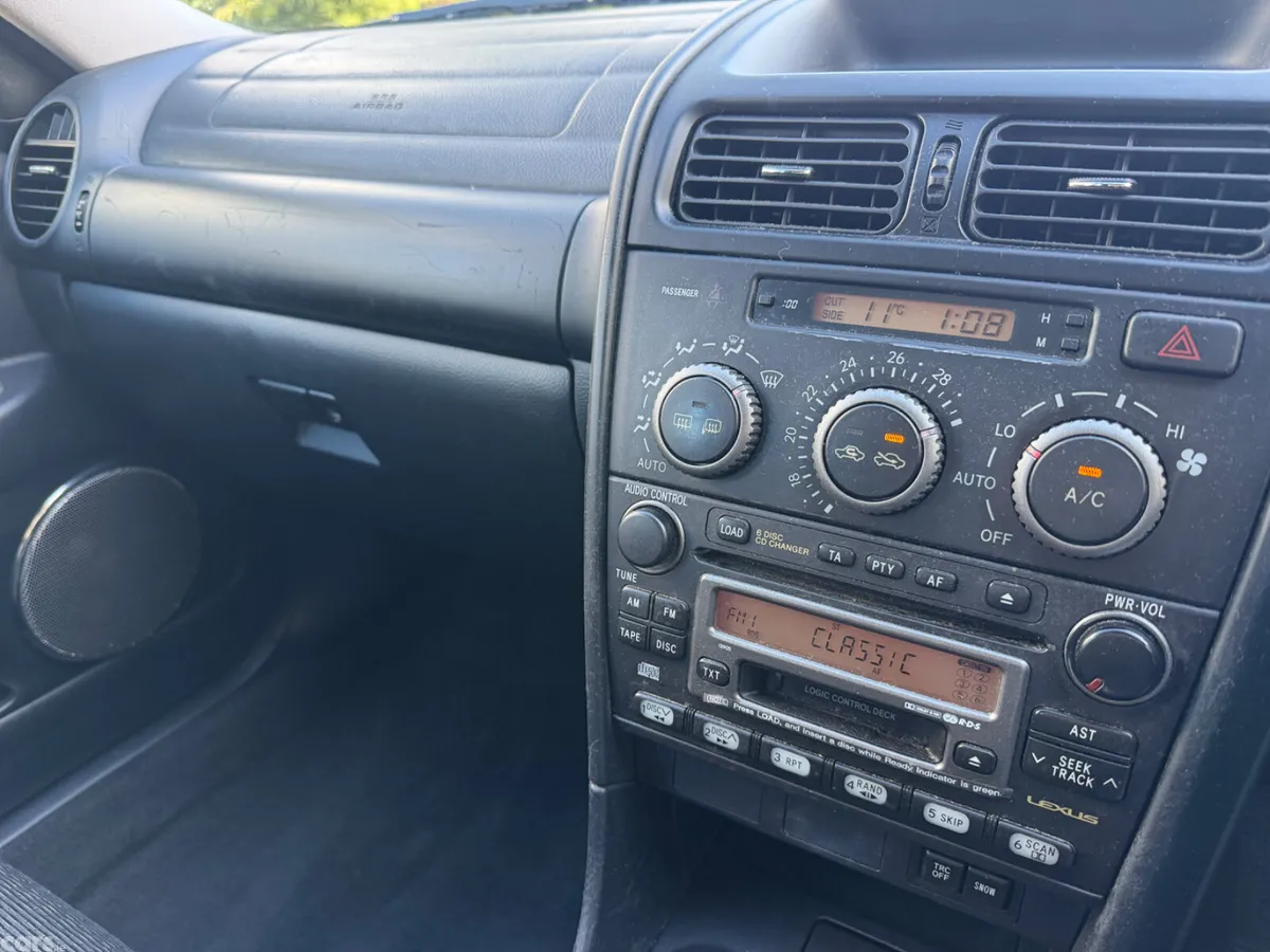 Lexus IS Saloon, Petrol, 2002, Silver