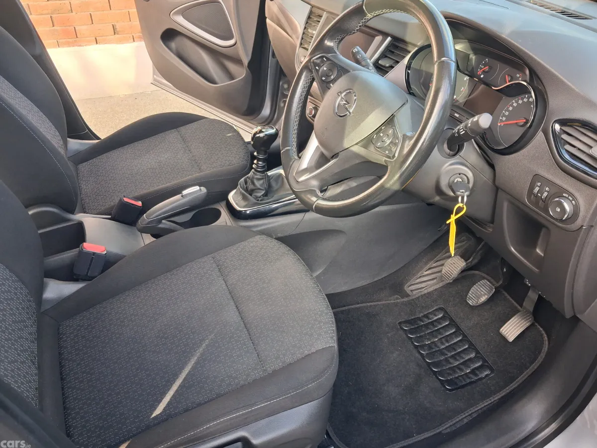 Opel Crossland SUV, Diesel, 2022, Grey