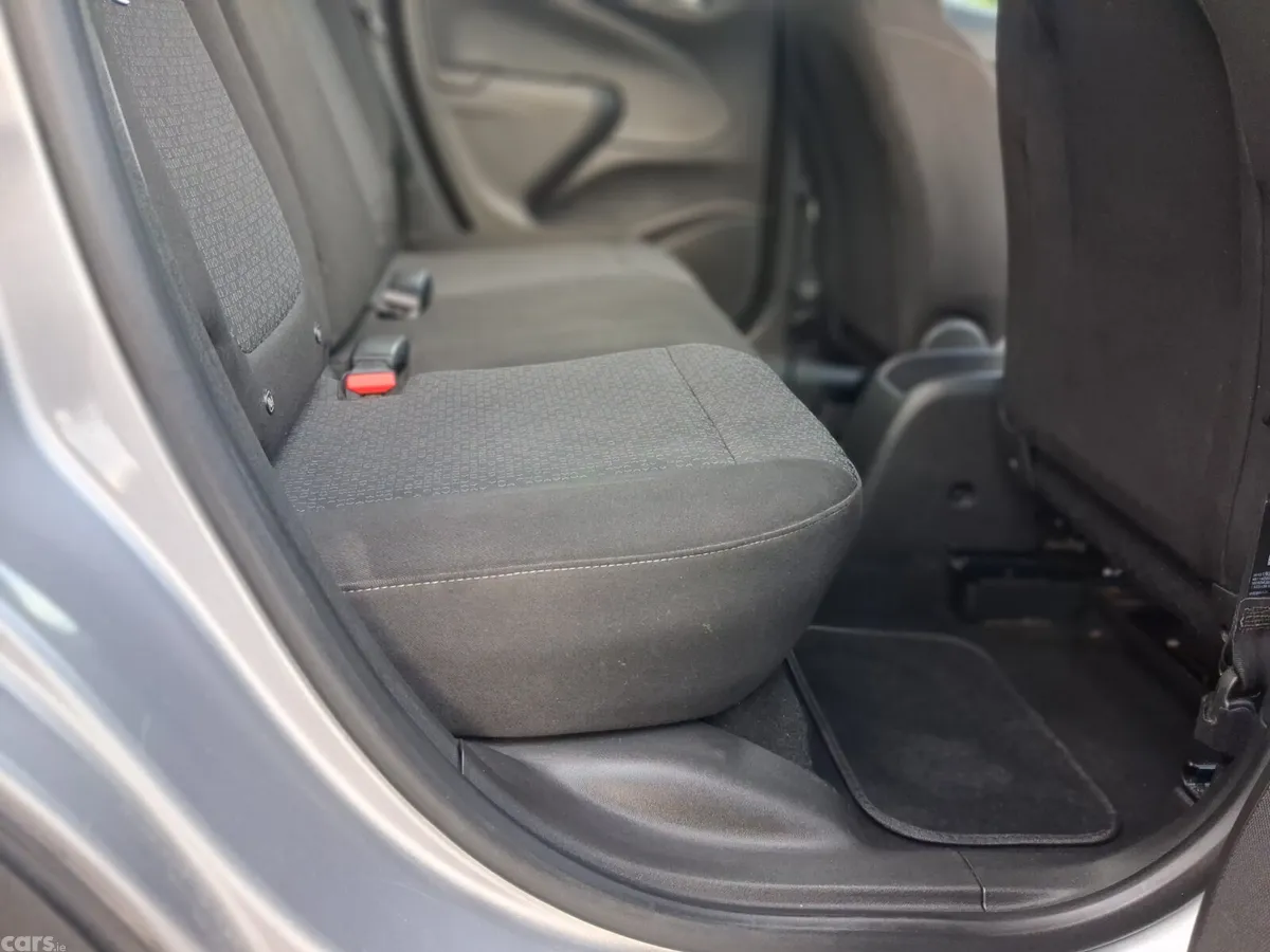 Opel Crossland SUV, Diesel, 2022, Grey