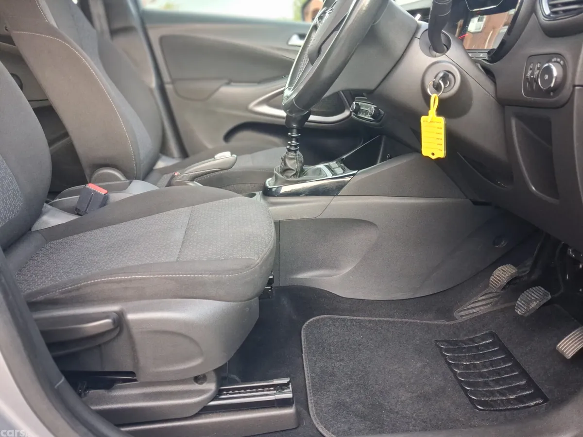 Opel Crossland SUV, Diesel, 2022, Grey