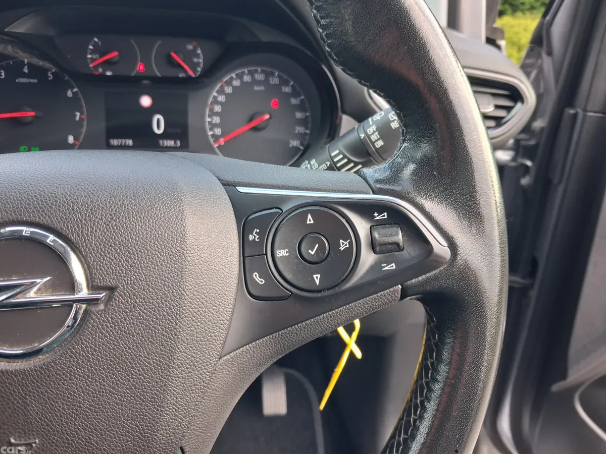 Opel Crossland SUV, Diesel, 2022, Grey