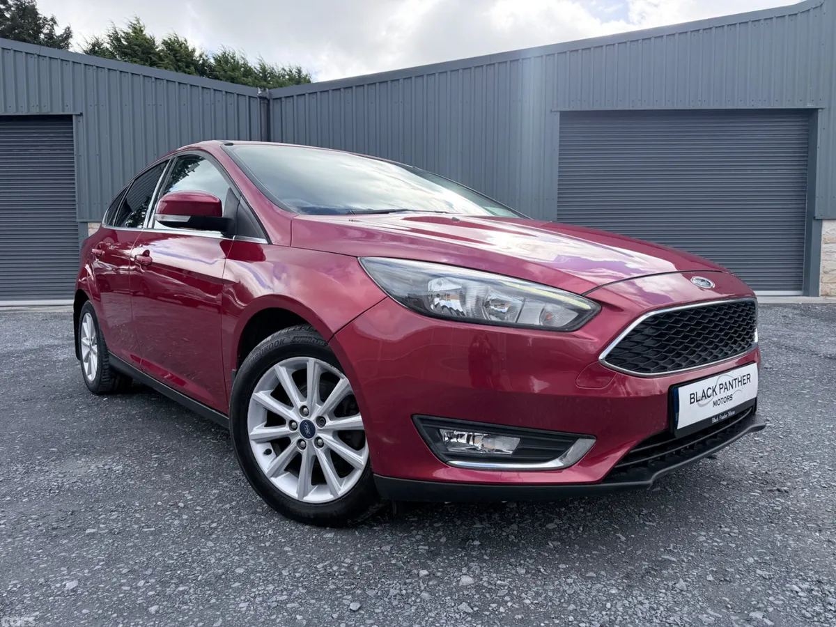 Ford Focus Hatchback, Diesel, 2017, Red