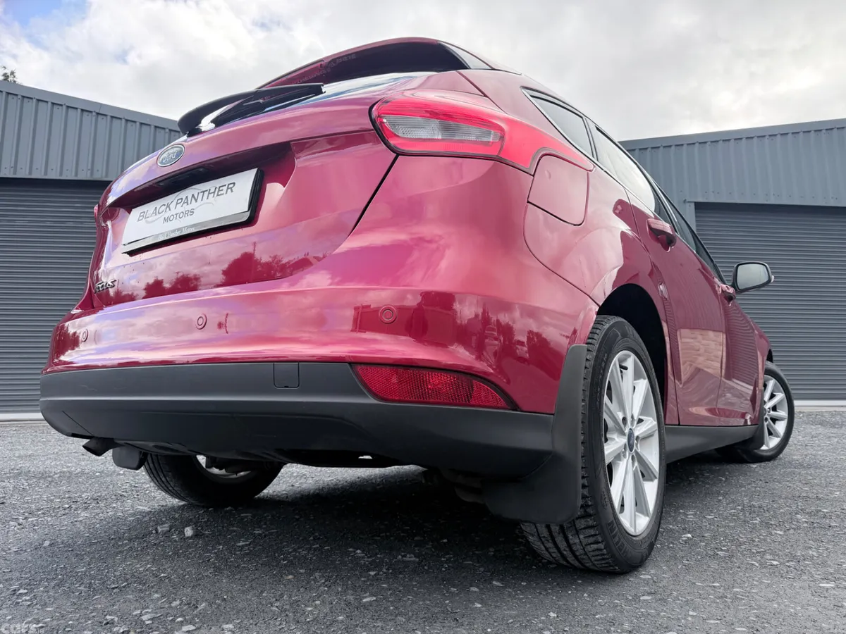 Ford Focus Hatchback, Diesel, 2017, Red