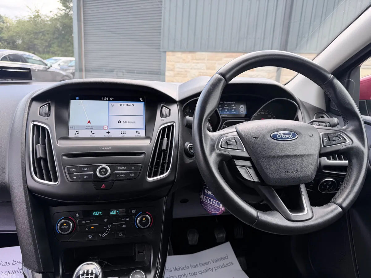 Ford Focus Hatchback, Diesel, 2017, Red