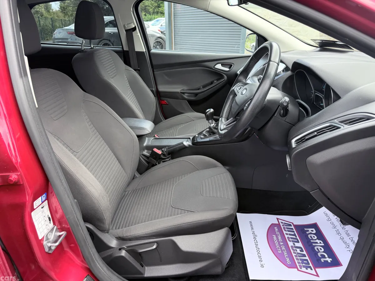 Ford Focus Hatchback, Diesel, 2017, Red