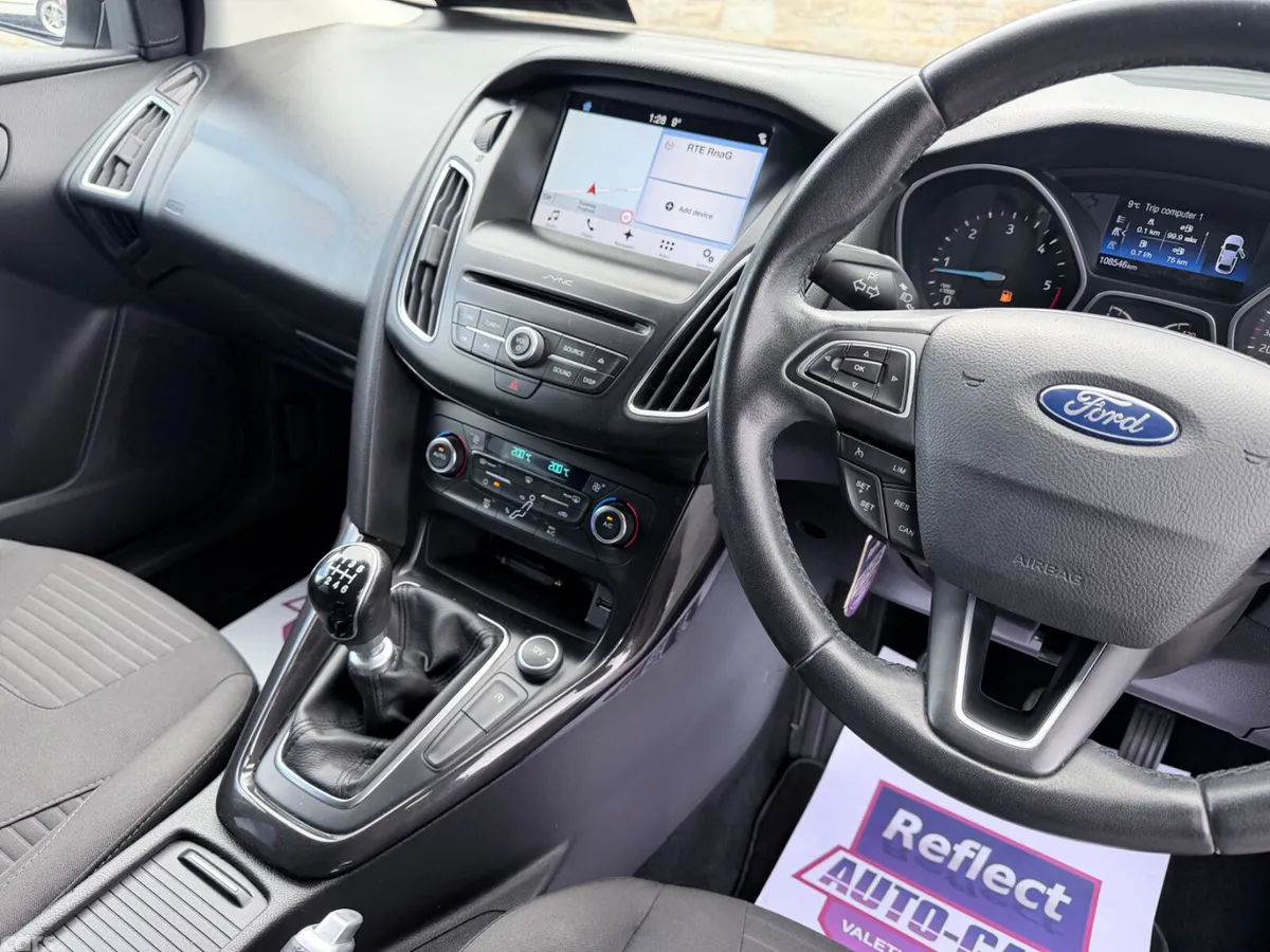 Ford Focus Hatchback, Diesel, 2017, Red