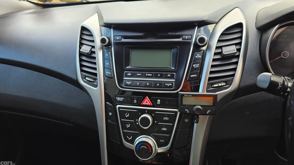 Hyundai i30 Hatchback, Petrol, 2013, White