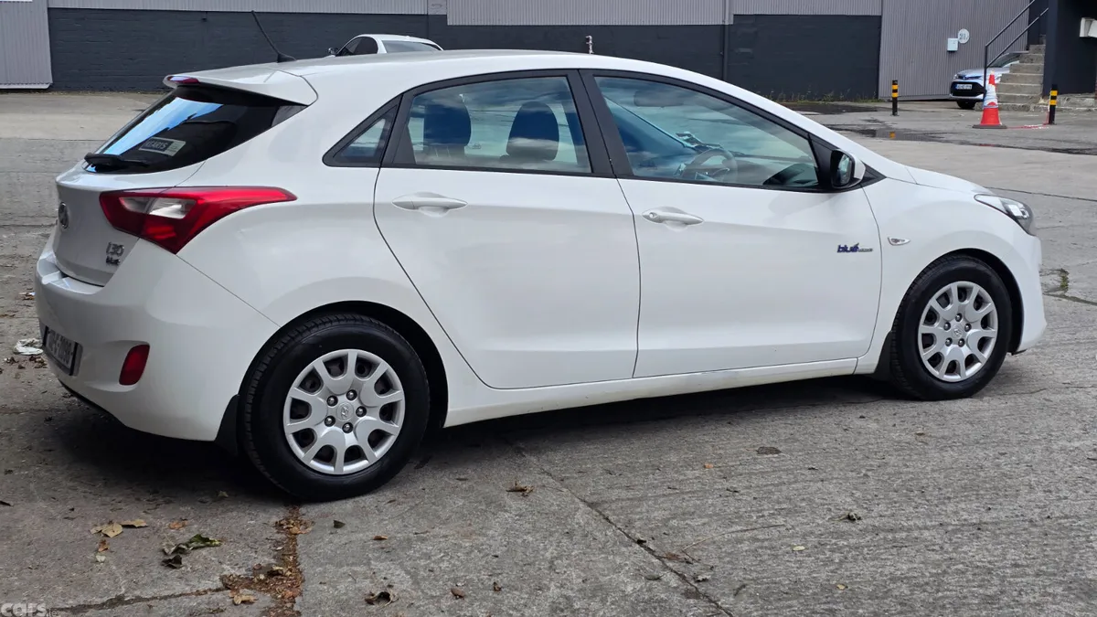 Hyundai i30 Hatchback, Petrol, 2013, White