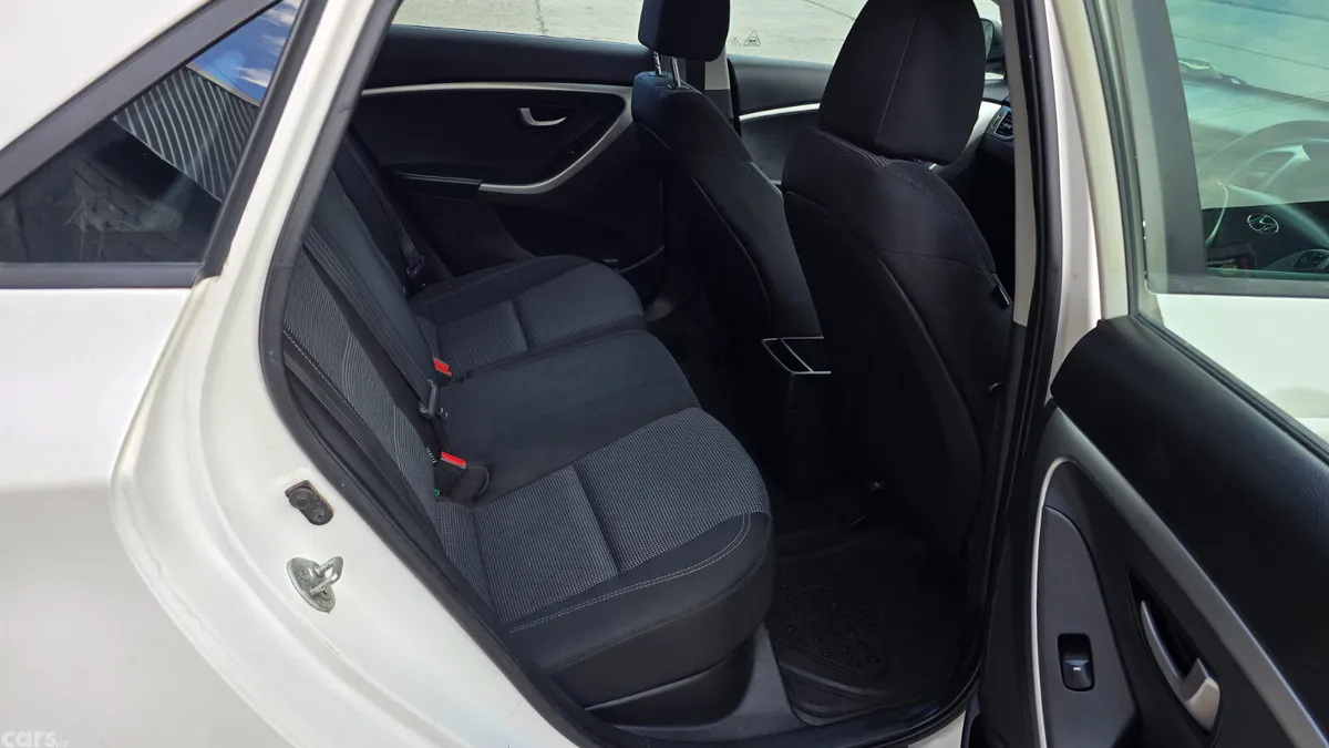 Hyundai i30 Hatchback, Petrol, 2013, White