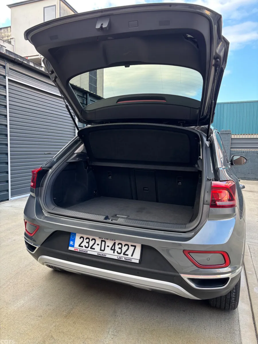 Volkswagen T-Roc SUV, Petrol, 2023, Grey