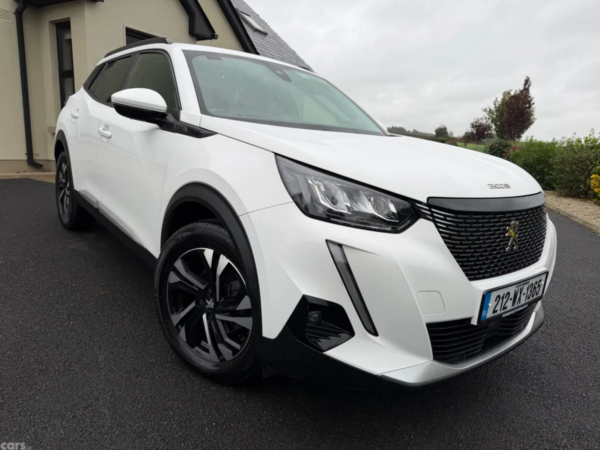 Peugeot 2008 MPV, Petrol, 2021, White