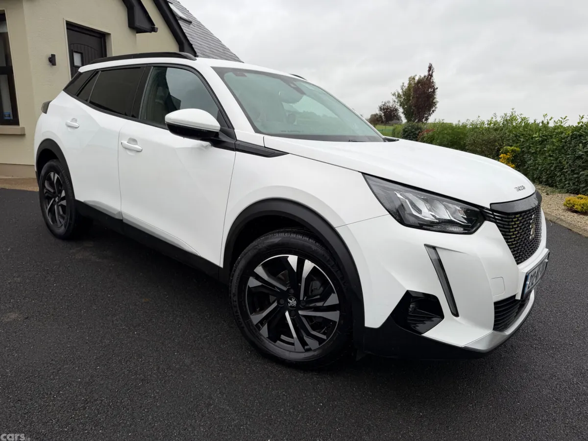 Peugeot 2008 MPV, Petrol, 2021, White