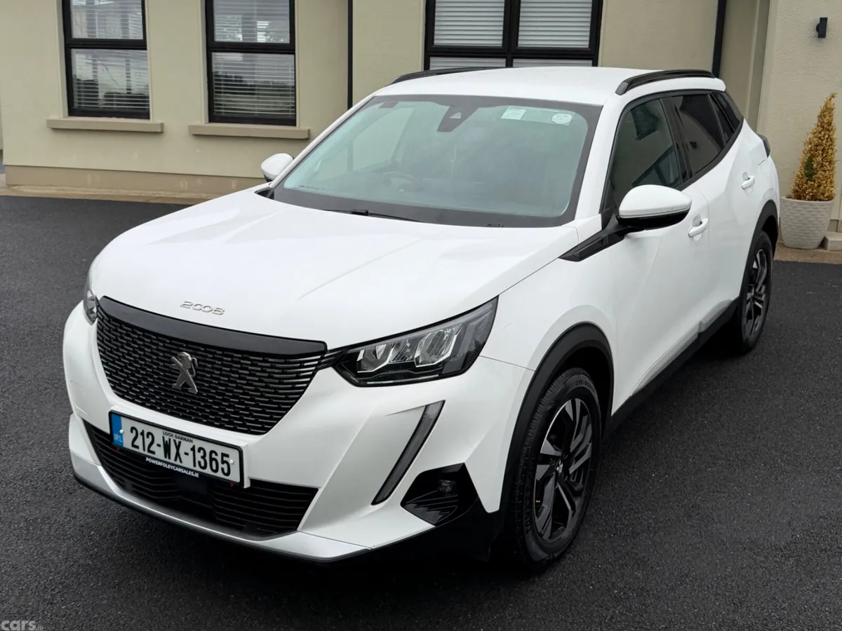 Peugeot 2008 MPV, Petrol, 2021, White