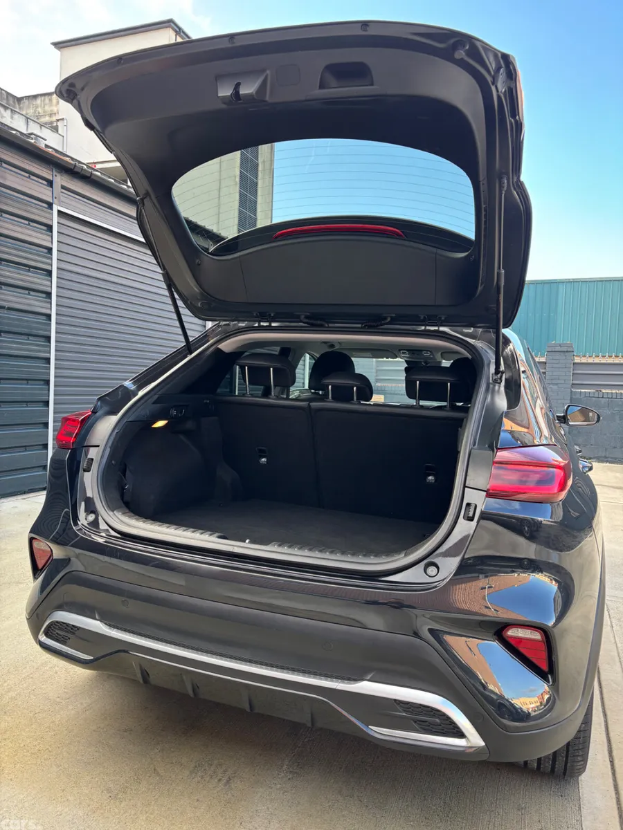 Kia XCeed Hatchback, Petrol Plug-in Hybrid, 2023, Black
