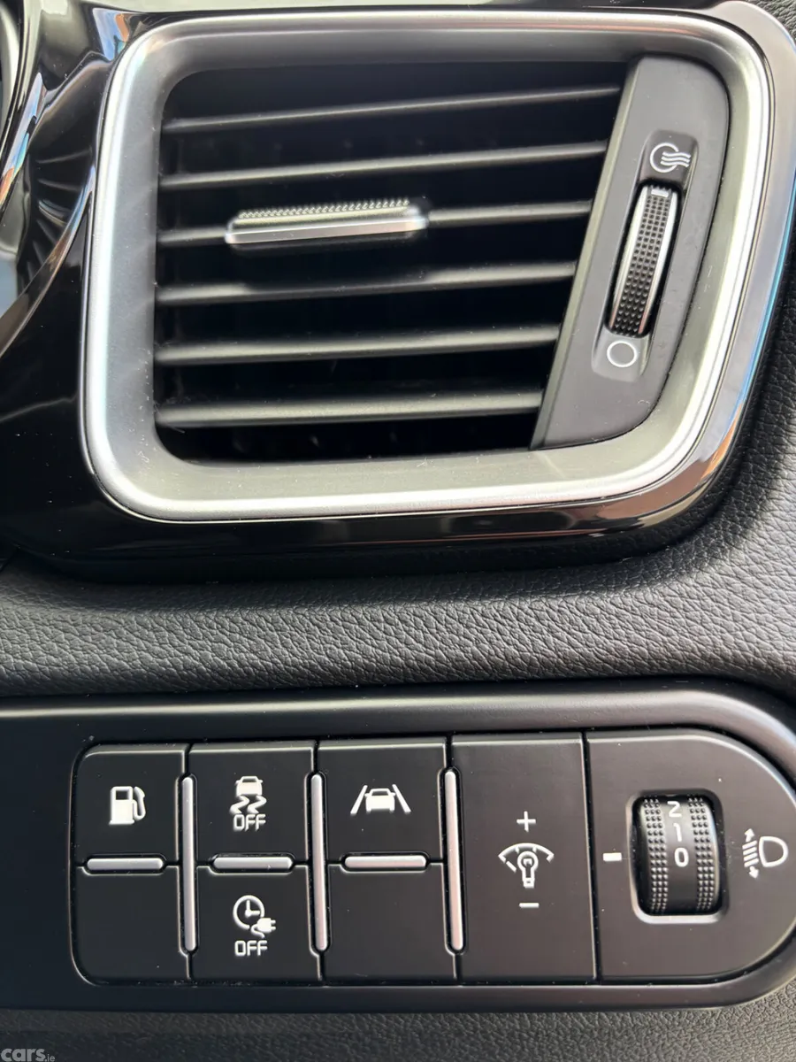 Kia XCeed Hatchback, Petrol Plug-in Hybrid, 2023, Black