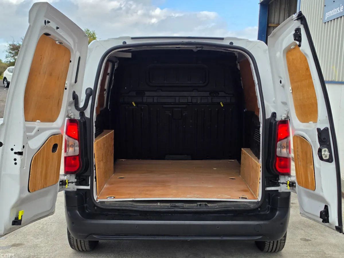 Citroen Berlingo MPV, Diesel, 2023, White