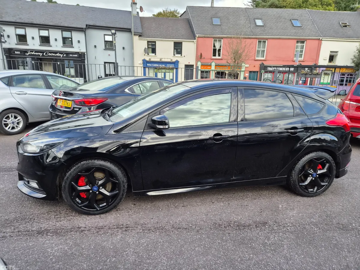 Ford Focus Hatchback, Diesel, 2016, Black