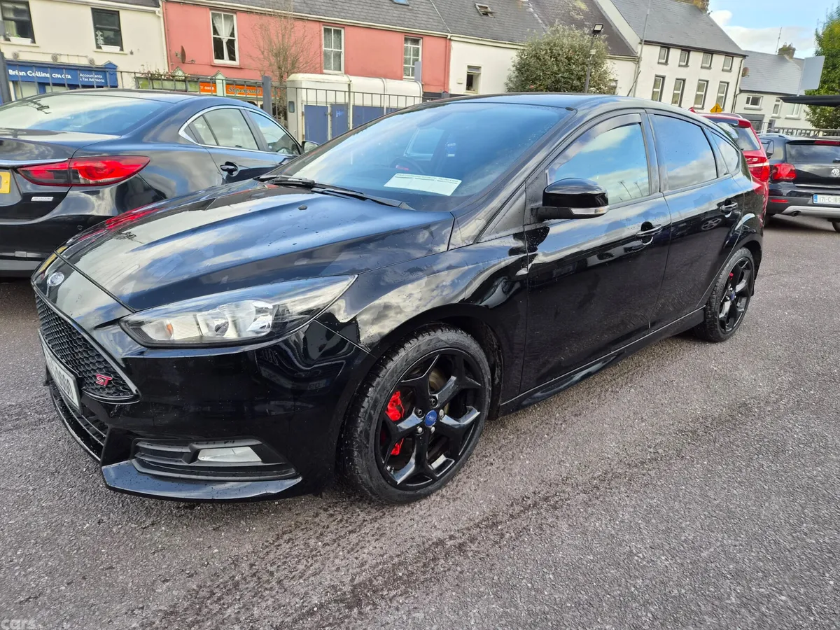 Ford Focus Hatchback, Diesel, 2016, Black