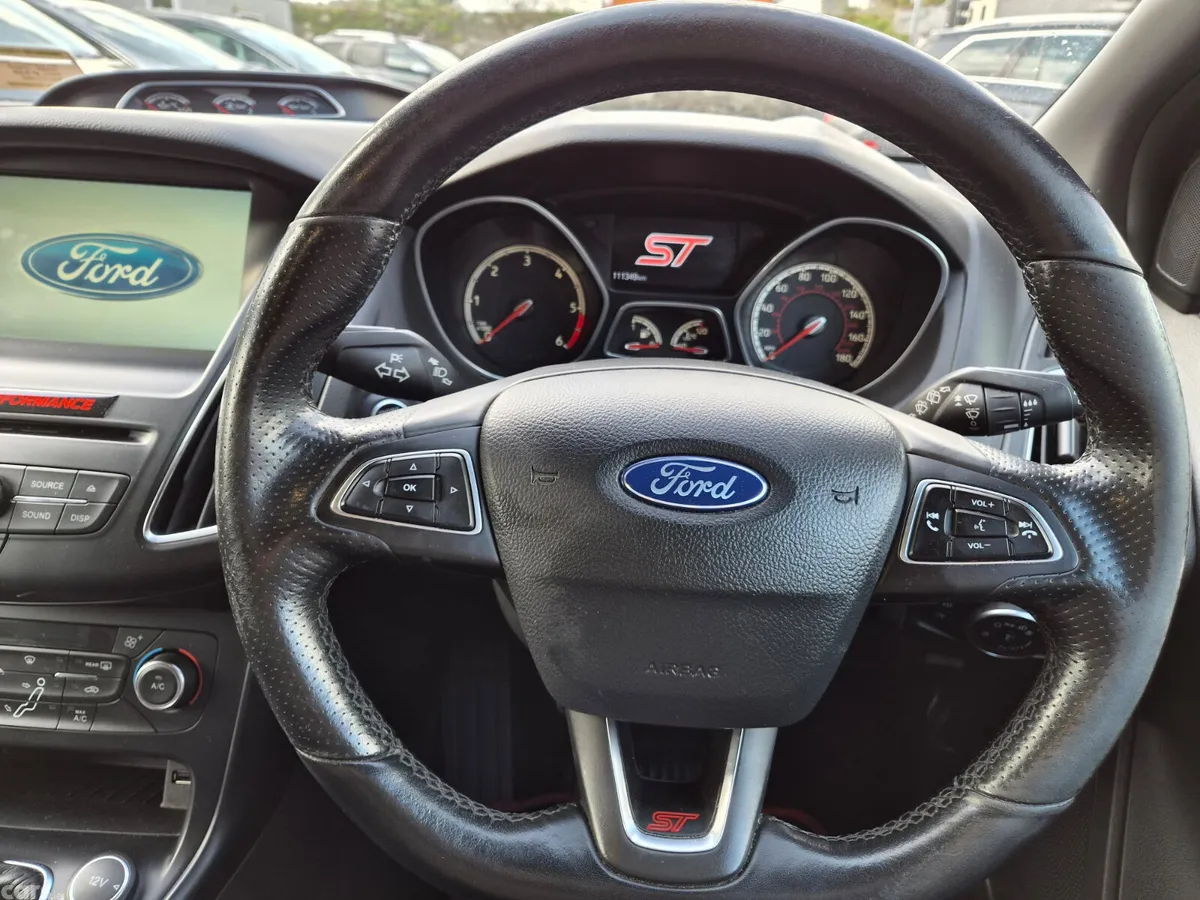 Ford Focus Hatchback, Diesel, 2016, Black