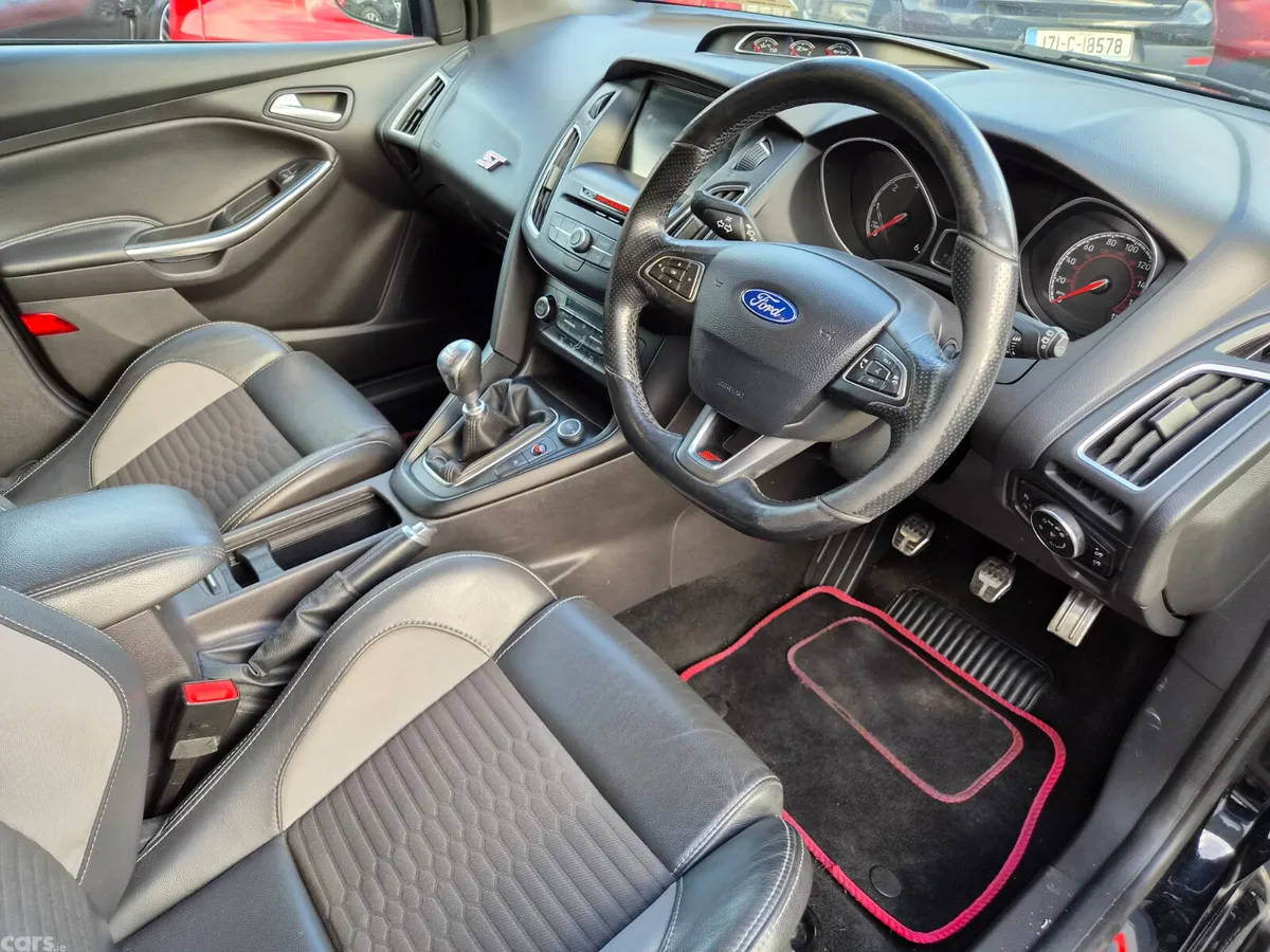 Ford Focus Hatchback, Diesel, 2016, Black
