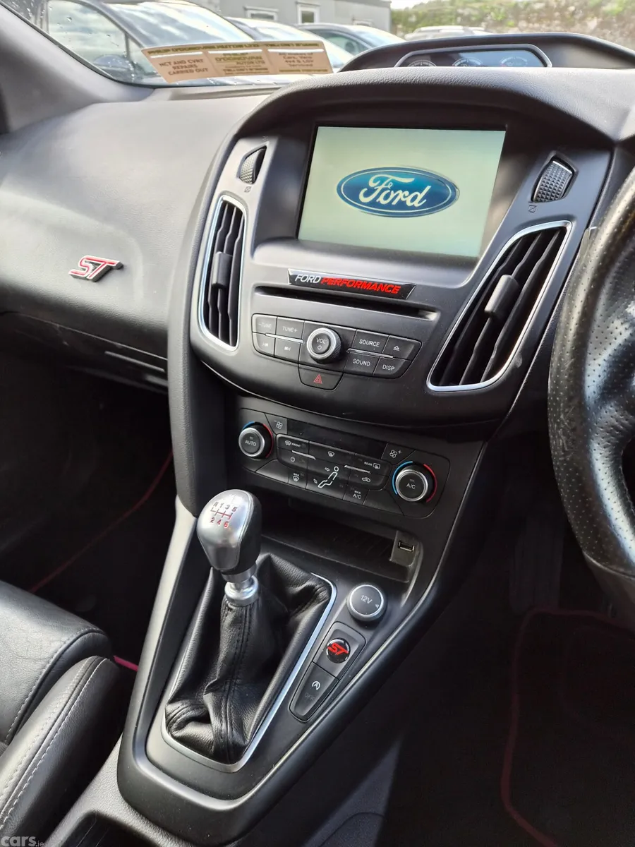 Ford Focus Hatchback, Diesel, 2016, Black