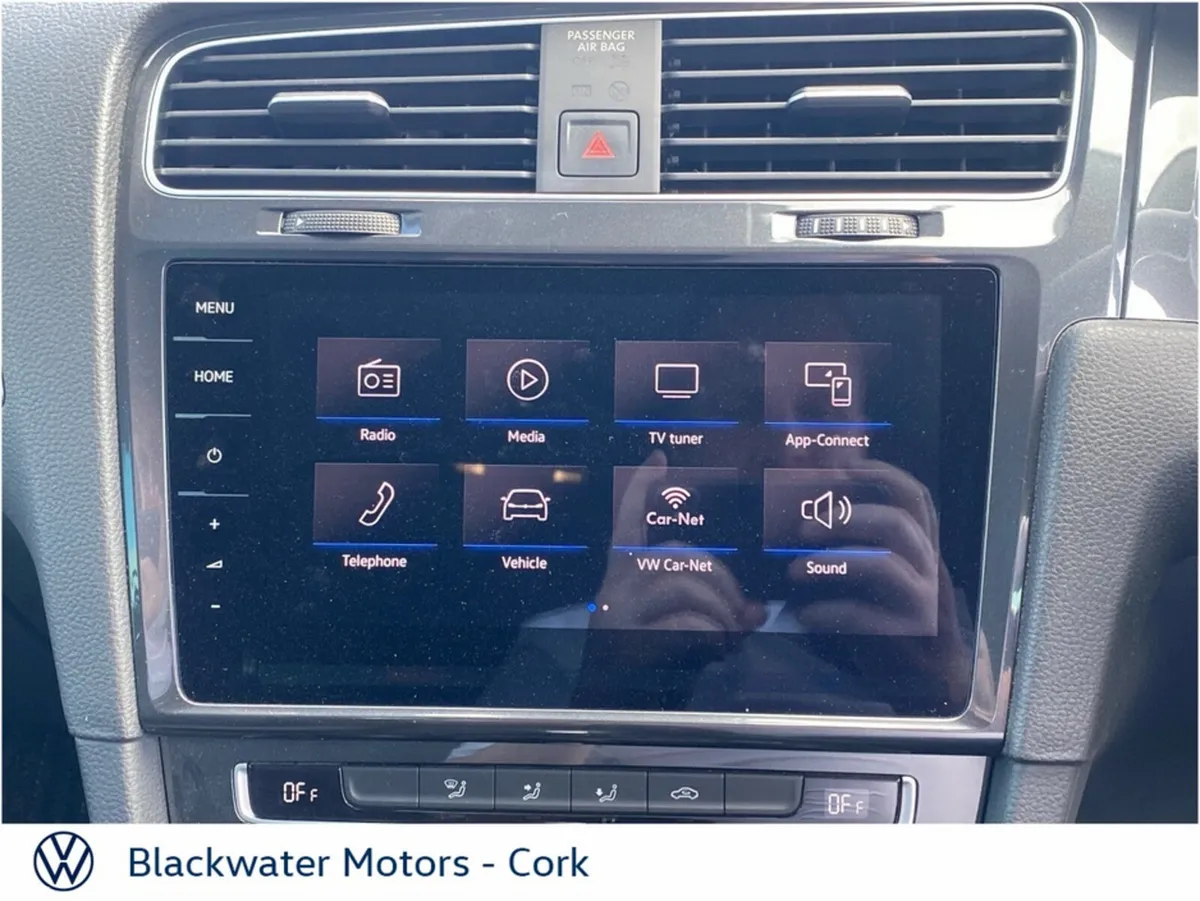 Volkswagen Golf Hatchback, Petrol, 2017, 