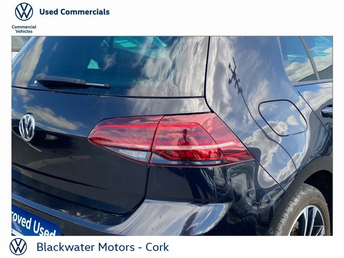 Volkswagen Golf Hatchback, Petrol, 2017, 