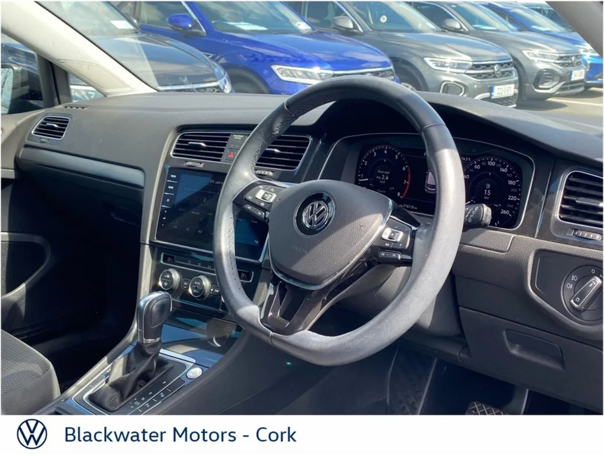 Volkswagen Golf Hatchback, Petrol, 2017, 